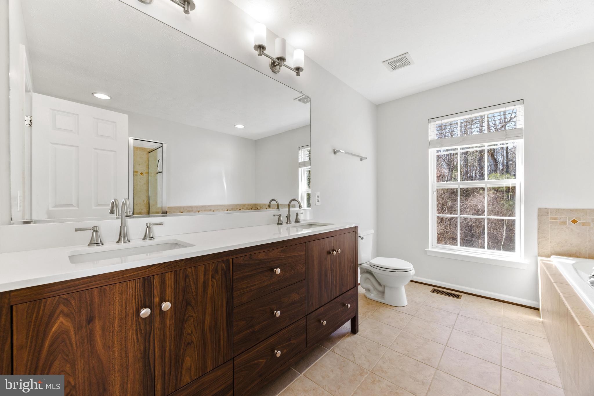 SAVANNAH OVERLOOK - Residential