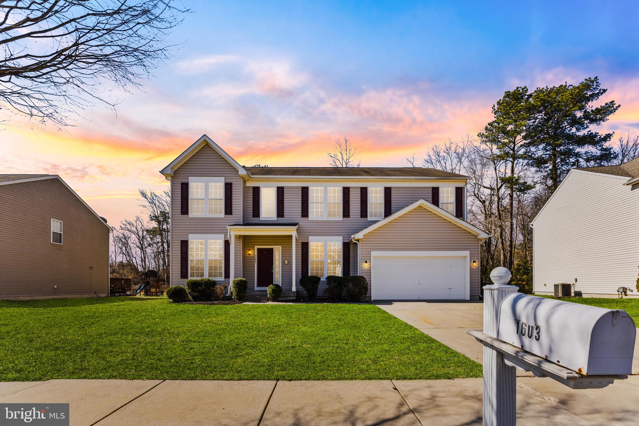 SAVANNAH OVERLOOK - Residential