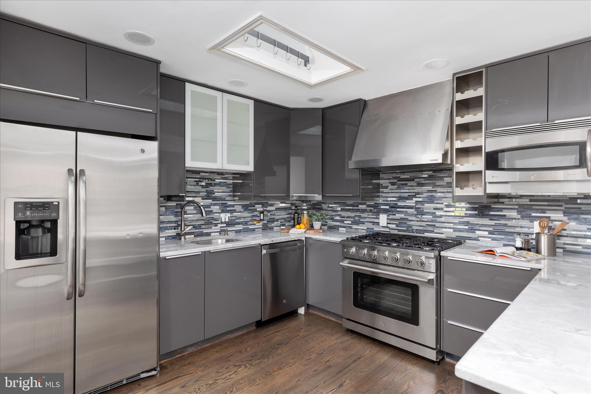 PIMMIT HILLS - Residential