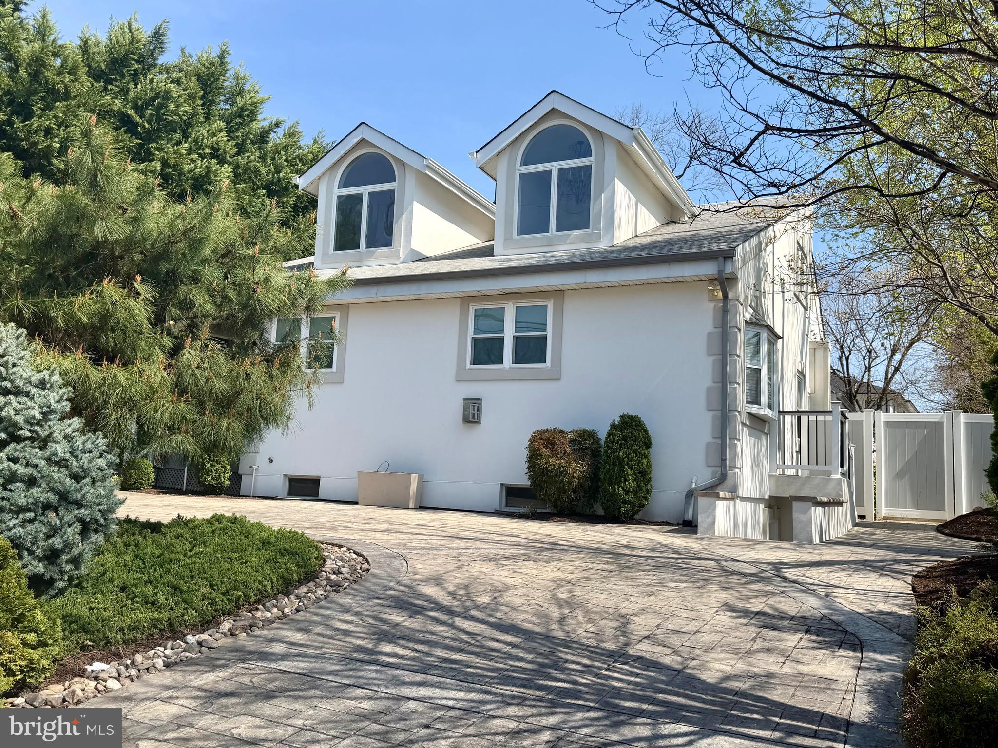 PIMMIT HILLS - Residential