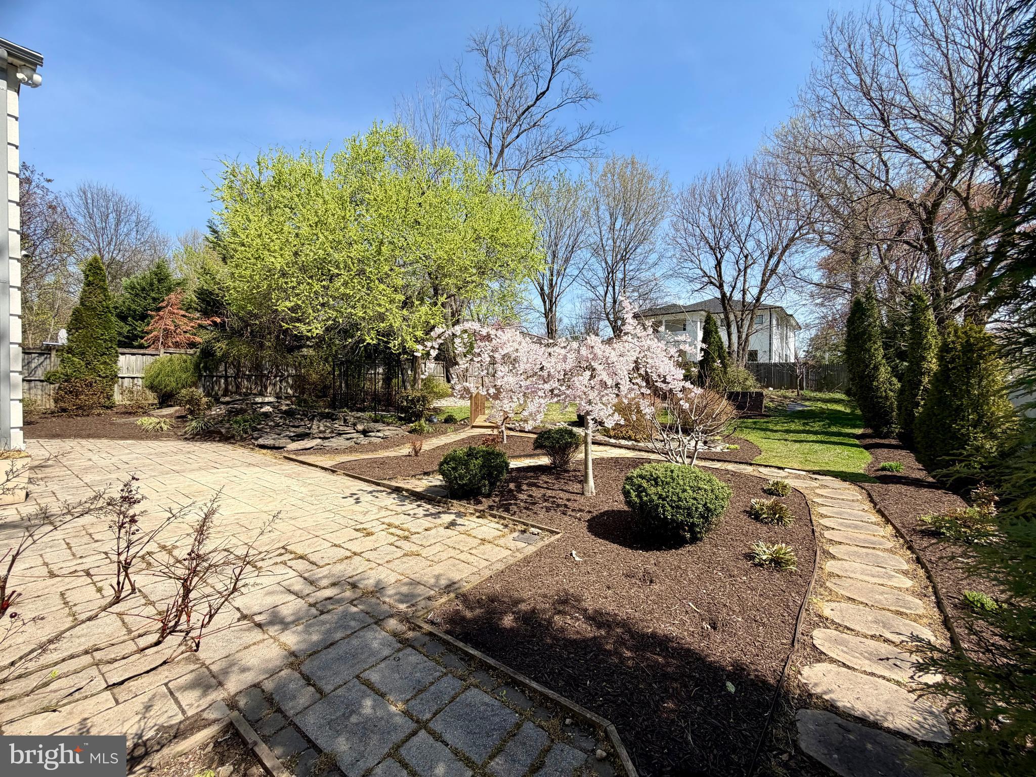 PIMMIT HILLS - Residential