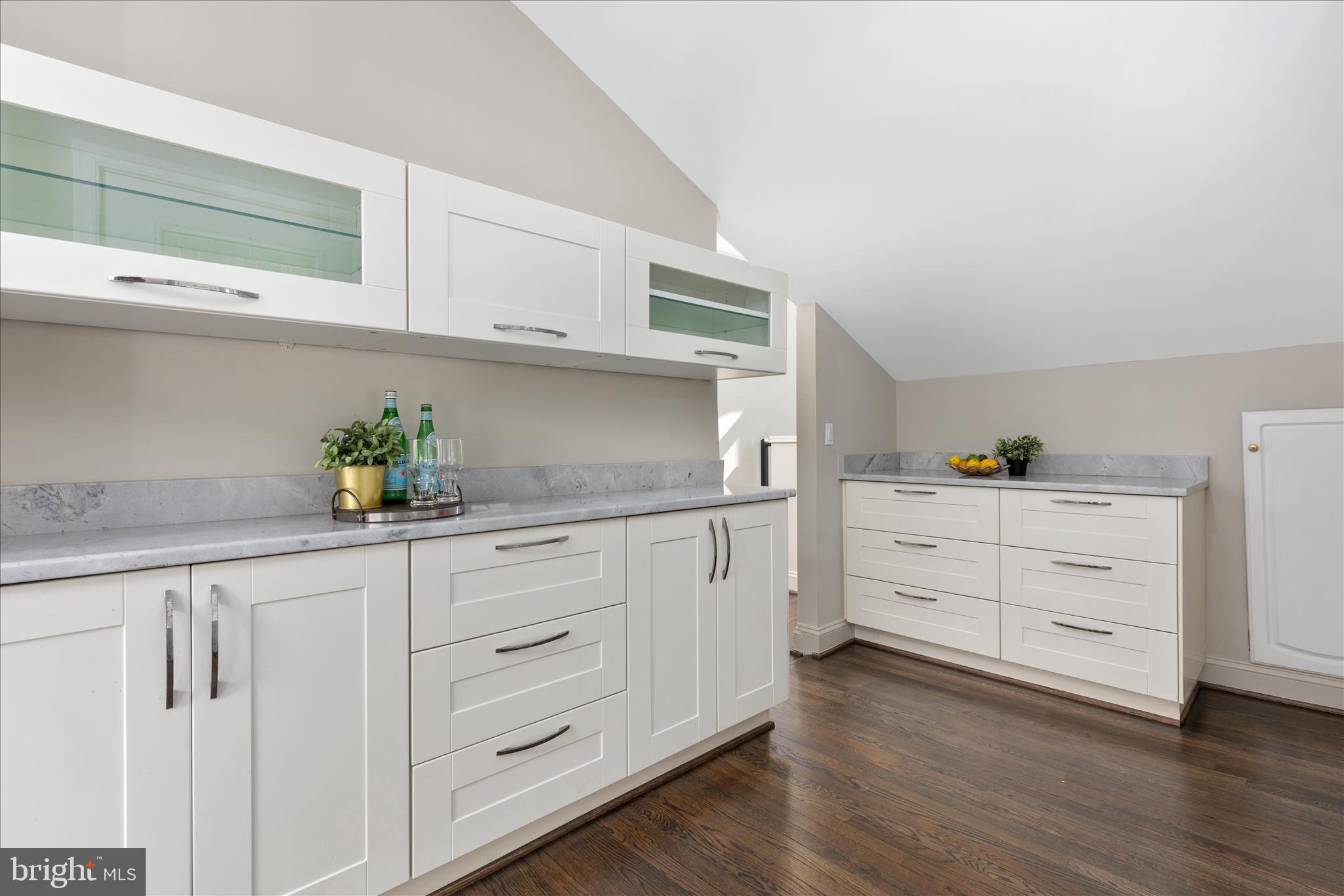 PIMMIT HILLS - Residential