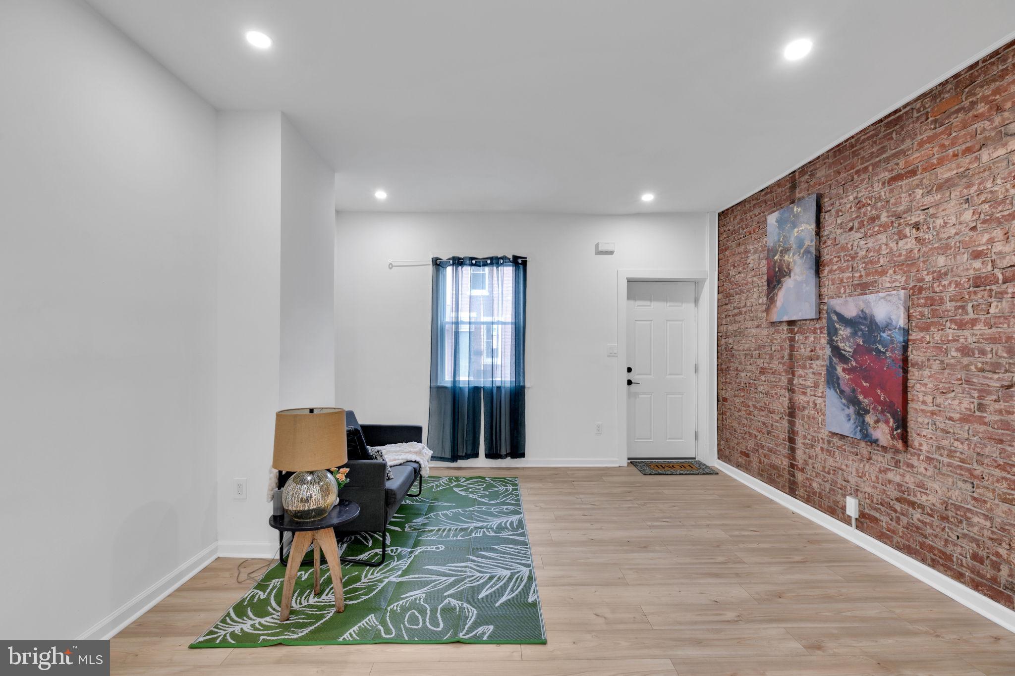 PORT RICHMOND - Residential