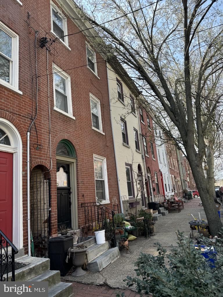 923 E MOYAMENSING AVENUE