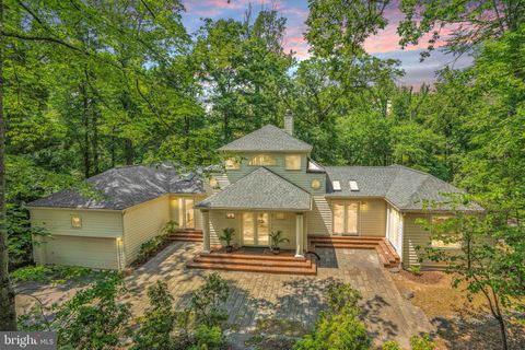 926 SAIGON ROAD MCLEAN VA 22102