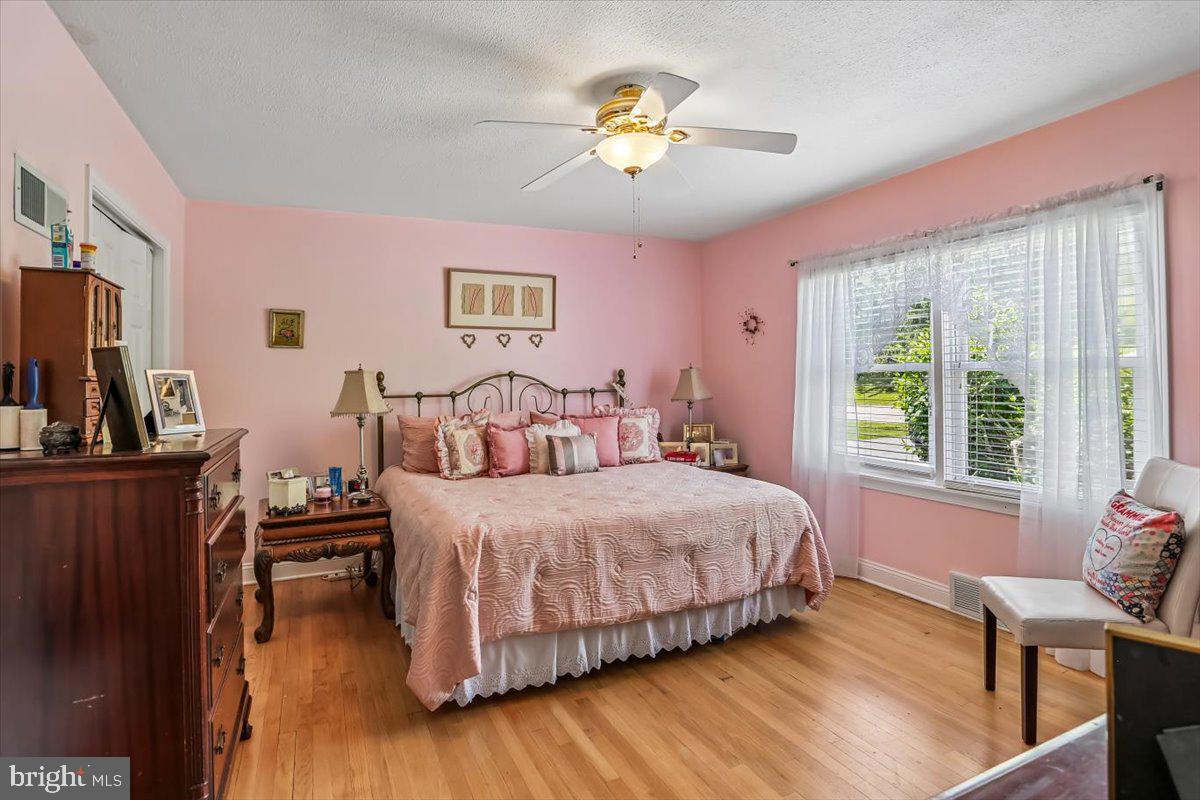 OAKLAND - Residential