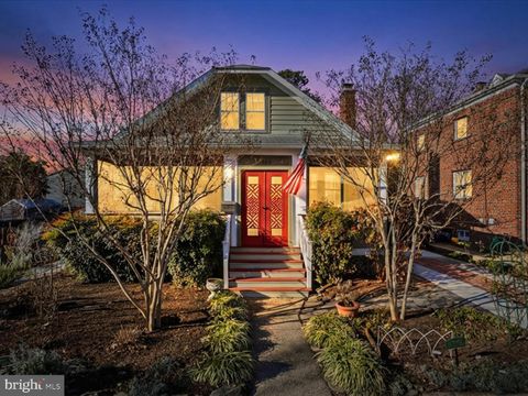 2406 LESLIE AVENUE ALEXANDRIA VA 22301