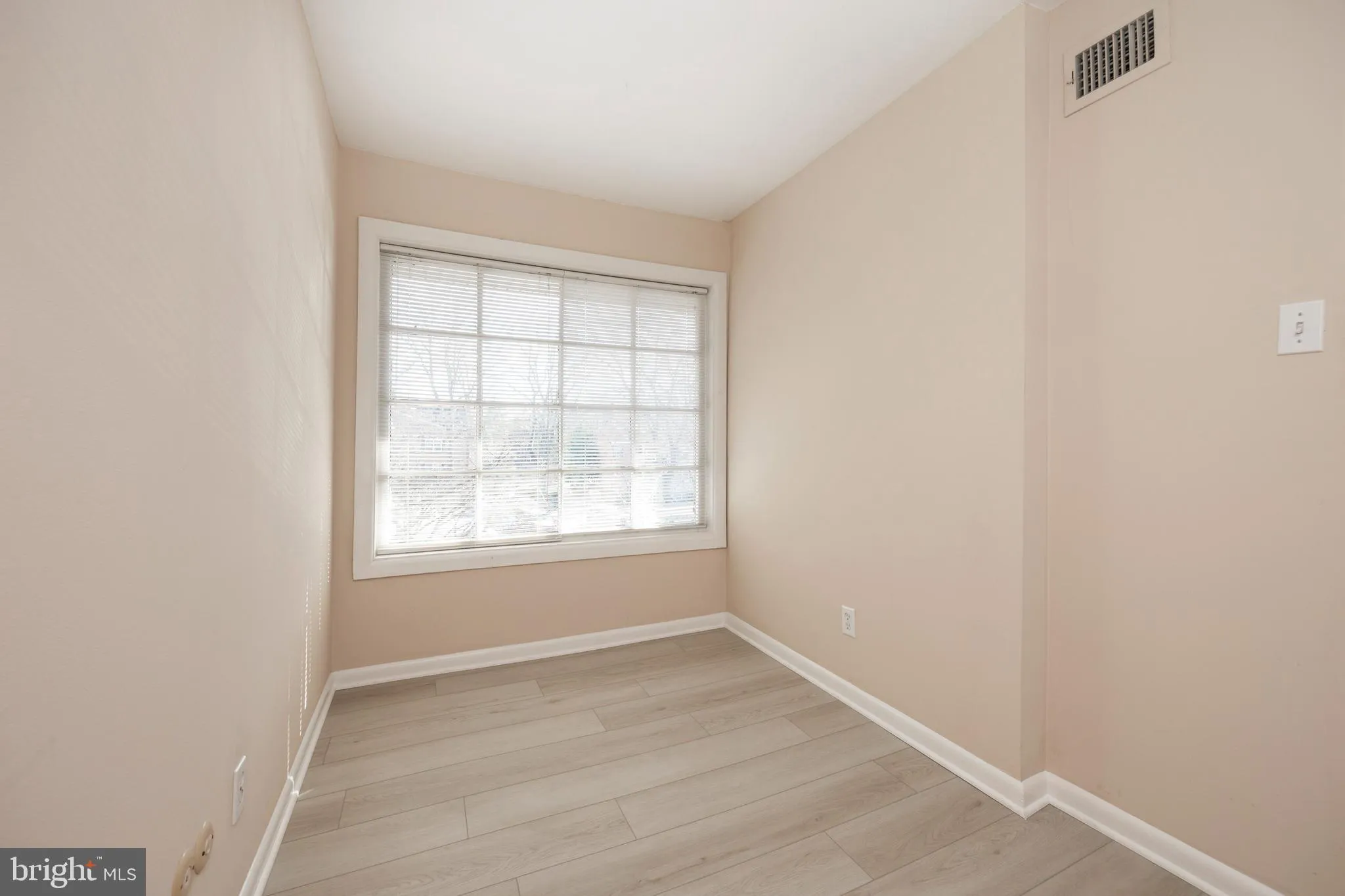 Wayne, Pennsylvania 19087, United States, 2 Bedrooms Bedrooms, ,1 BathroomBathrooms,Residential,Active,23907