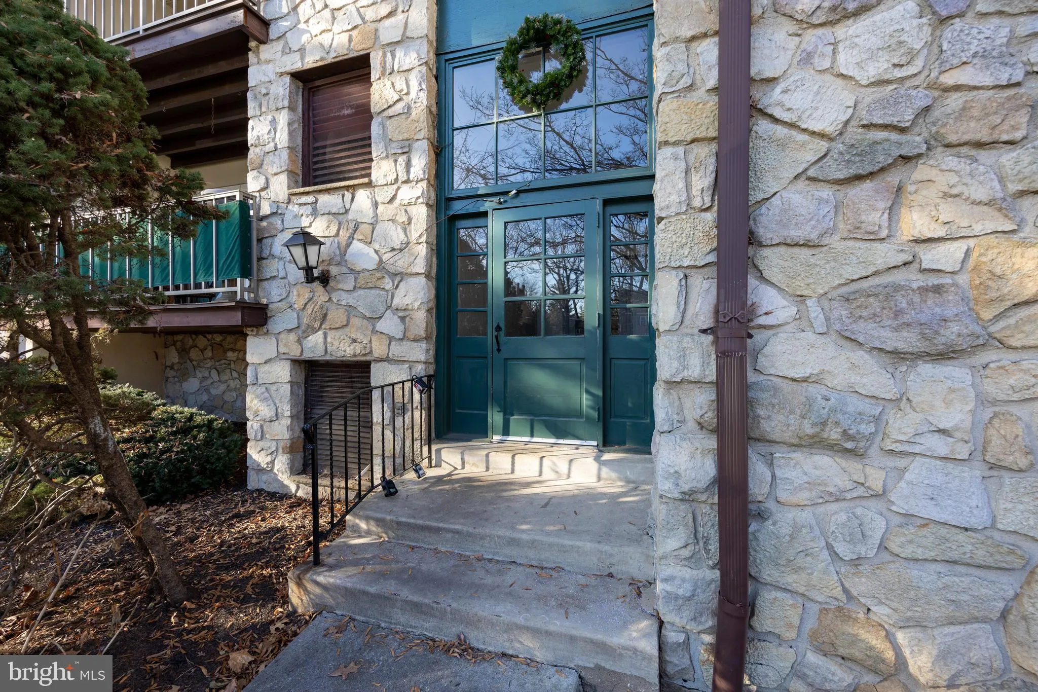 Wayne, Pennsylvania 19087, United States, 2 Bedrooms Bedrooms, ,1 BathroomBathrooms,Residential,Active,23907