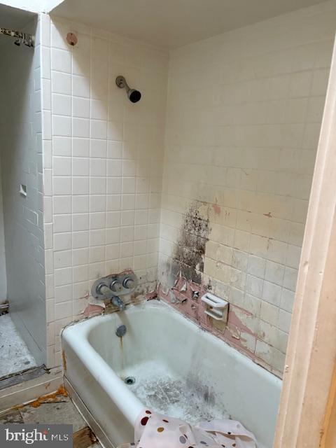 WEST OAK LANE - Residential Income