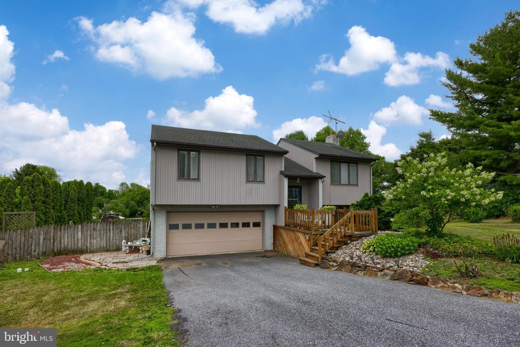 Photo of 12 Sherri Lane, Lititz, PA 17543 (MLS # PALA2053880)