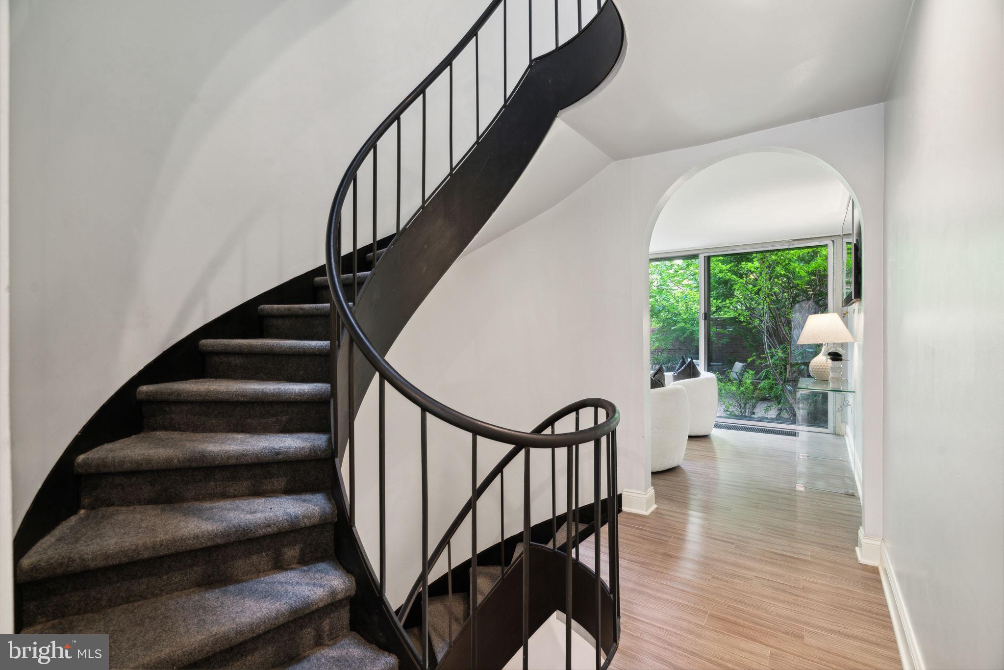 SOCIETY HILL - Residential