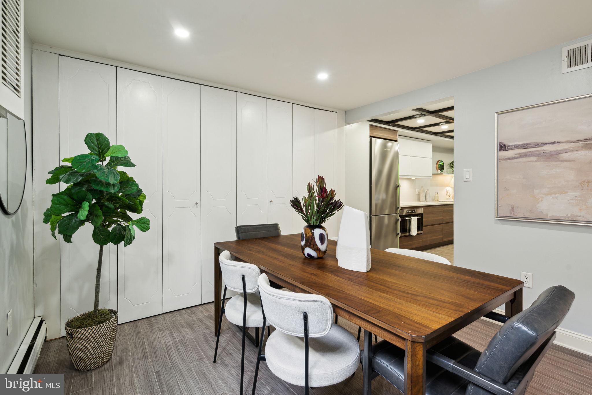 SOCIETY HILL - Residential