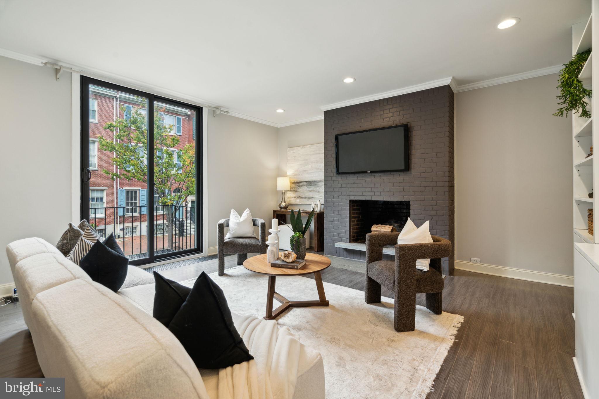 SOCIETY HILL - Residential