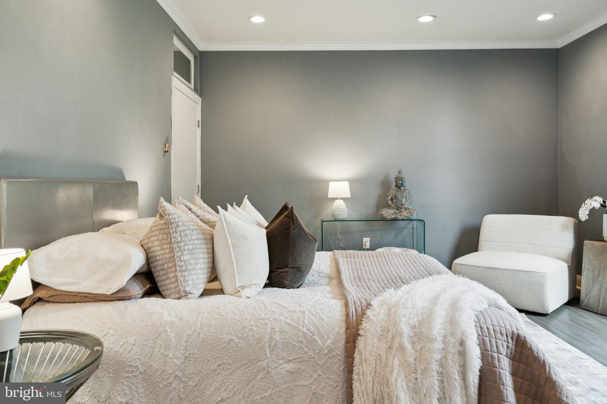 SOCIETY HILL - Residential