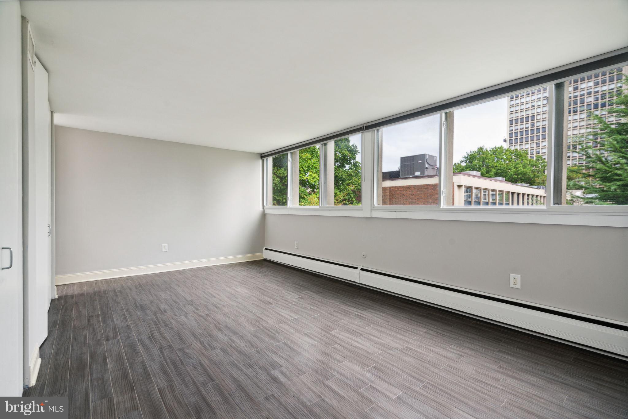 SOCIETY HILL - Residential