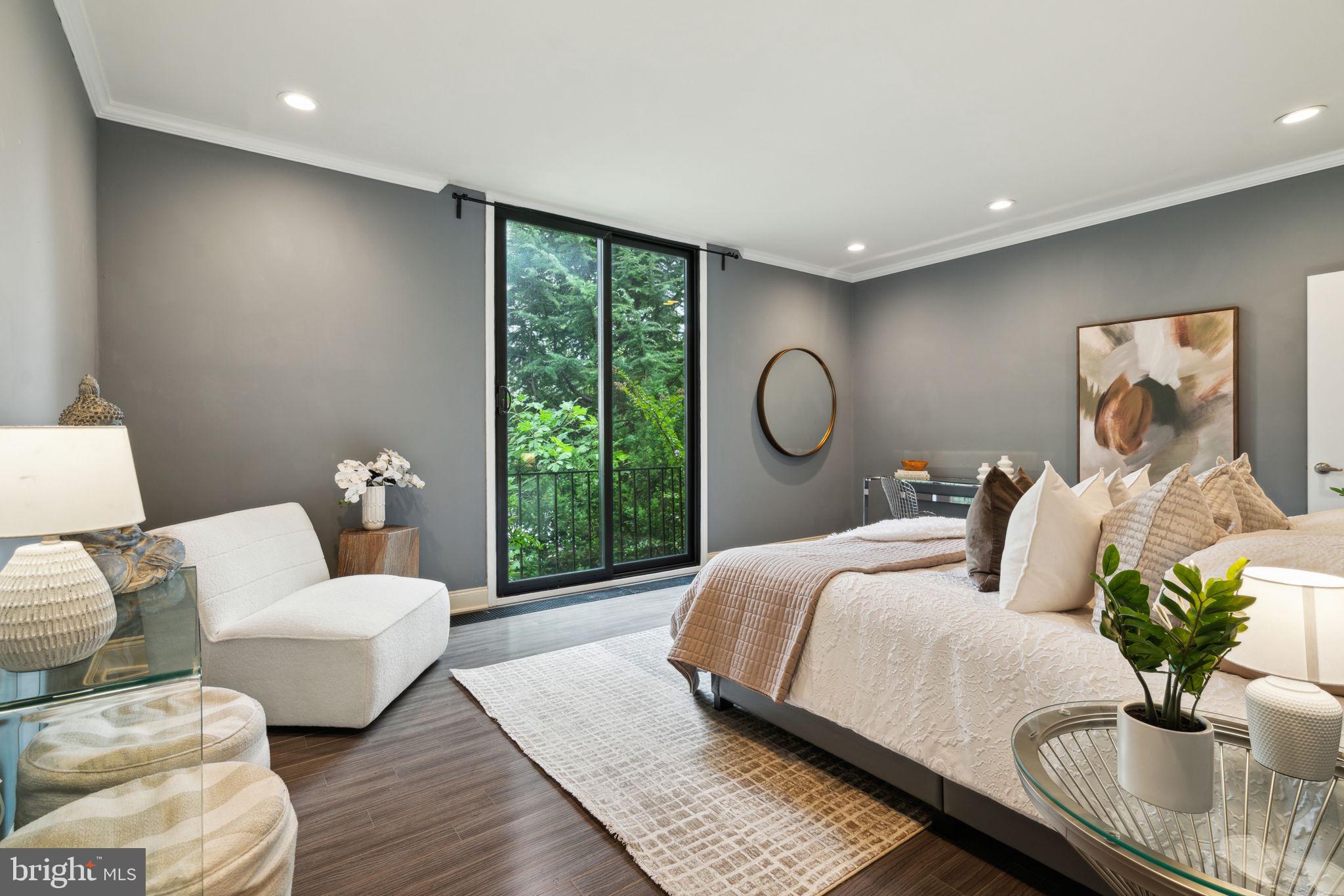 SOCIETY HILL - Residential