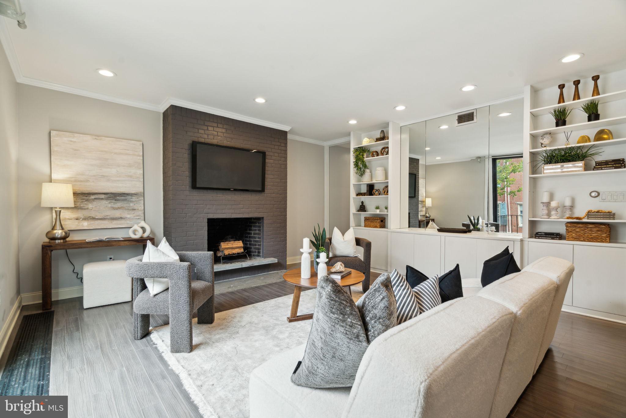 SOCIETY HILL - Residential