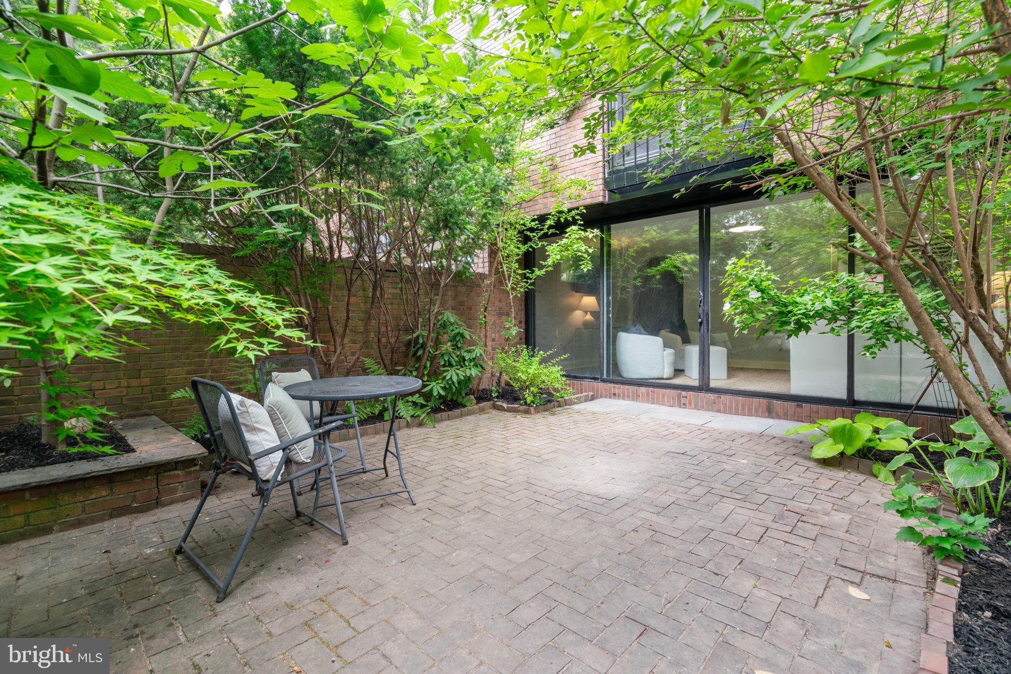 SOCIETY HILL - Residential