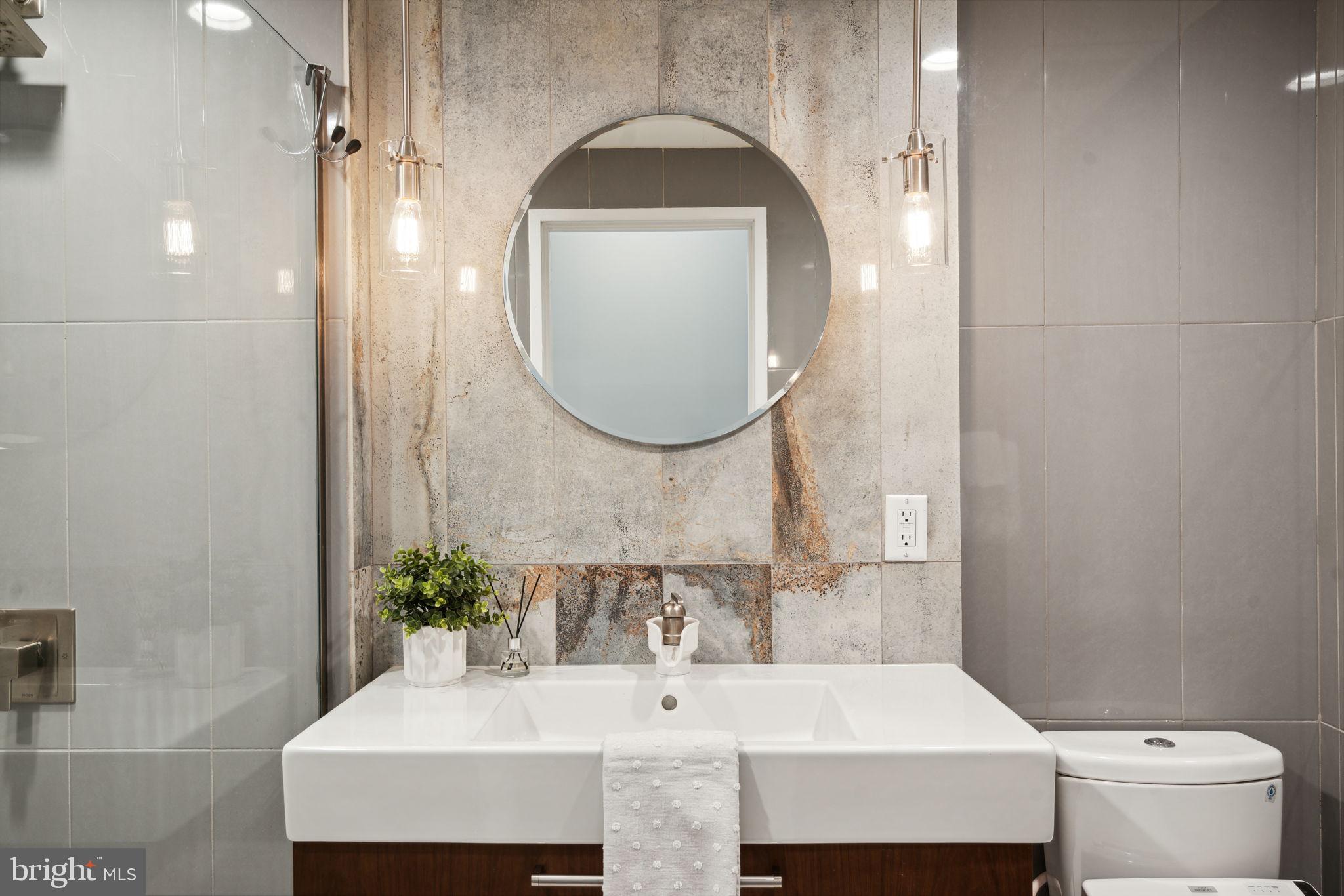 SOCIETY HILL - Residential