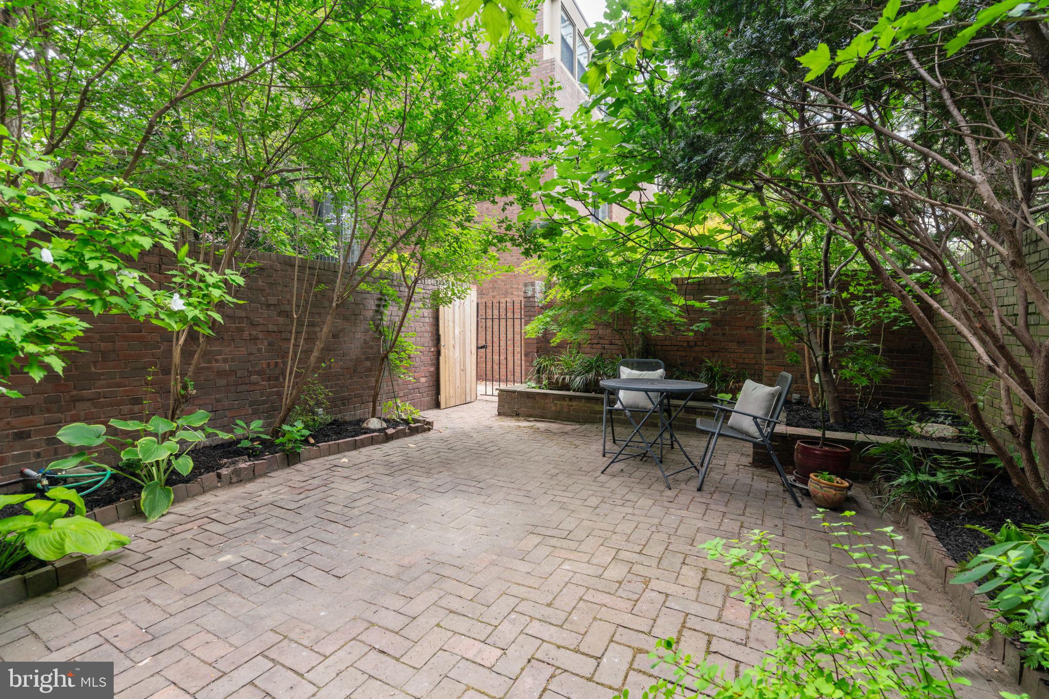 SOCIETY HILL - Residential