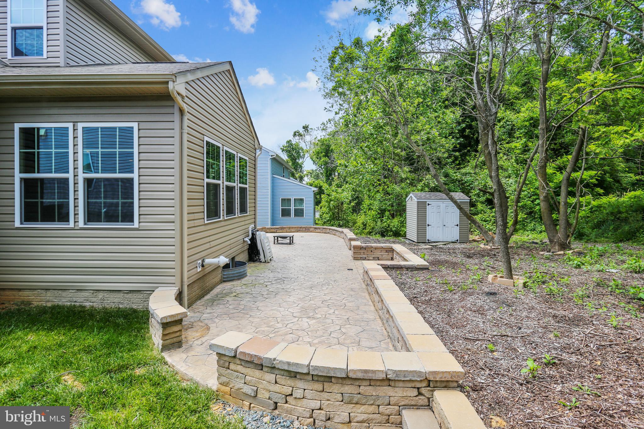 FIELDS AT ROCK GLENN - Residential