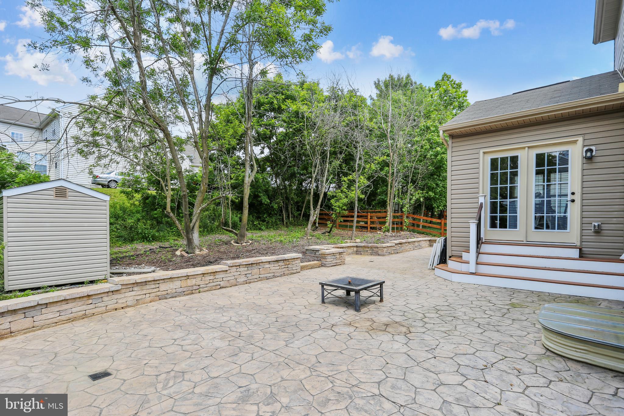 FIELDS AT ROCK GLENN - Residential