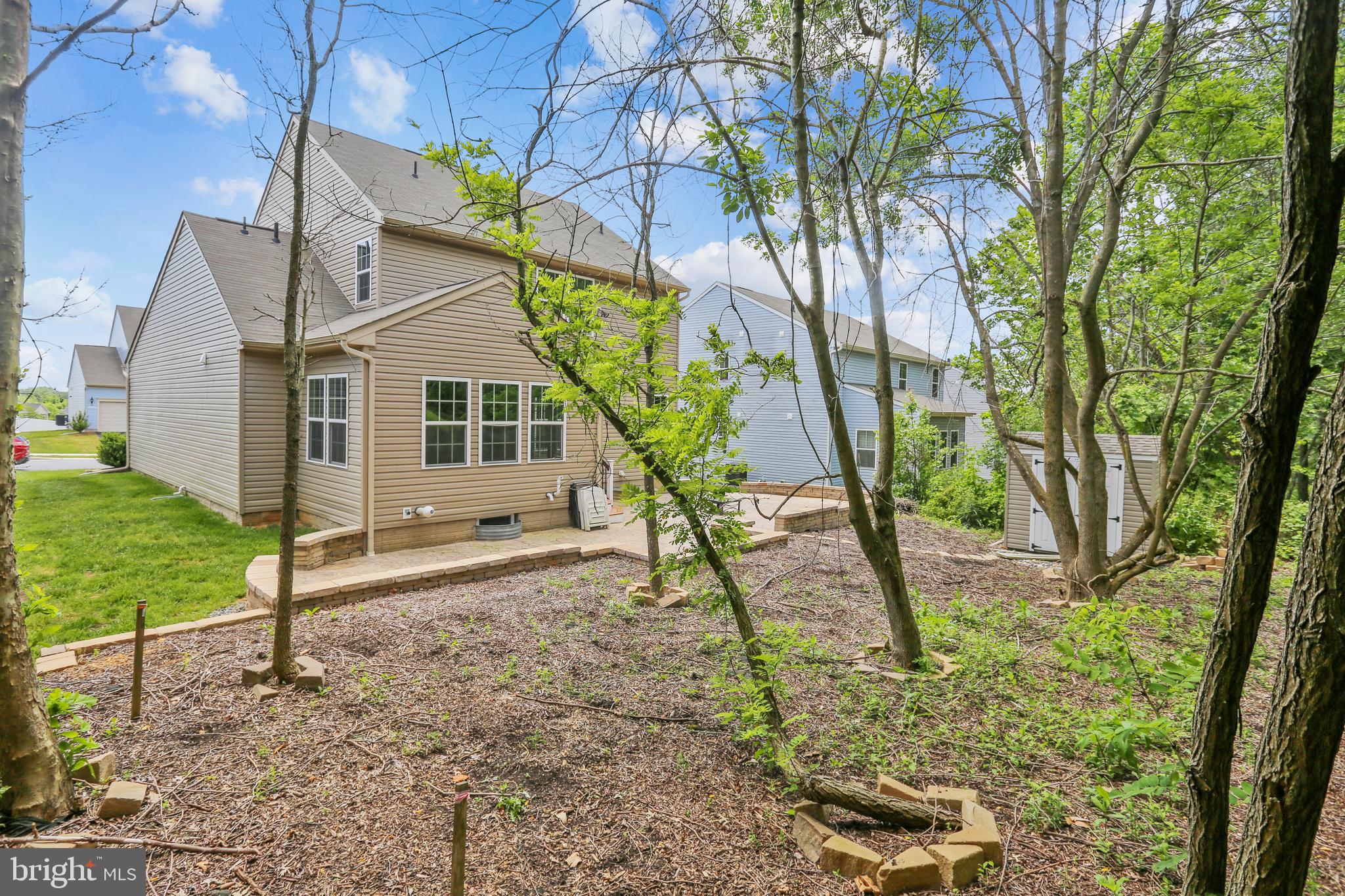 FIELDS AT ROCK GLENN - Residential