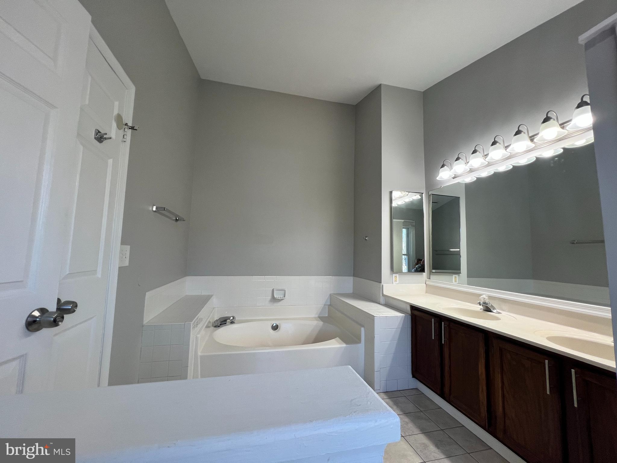 SULLY STATION - Residential