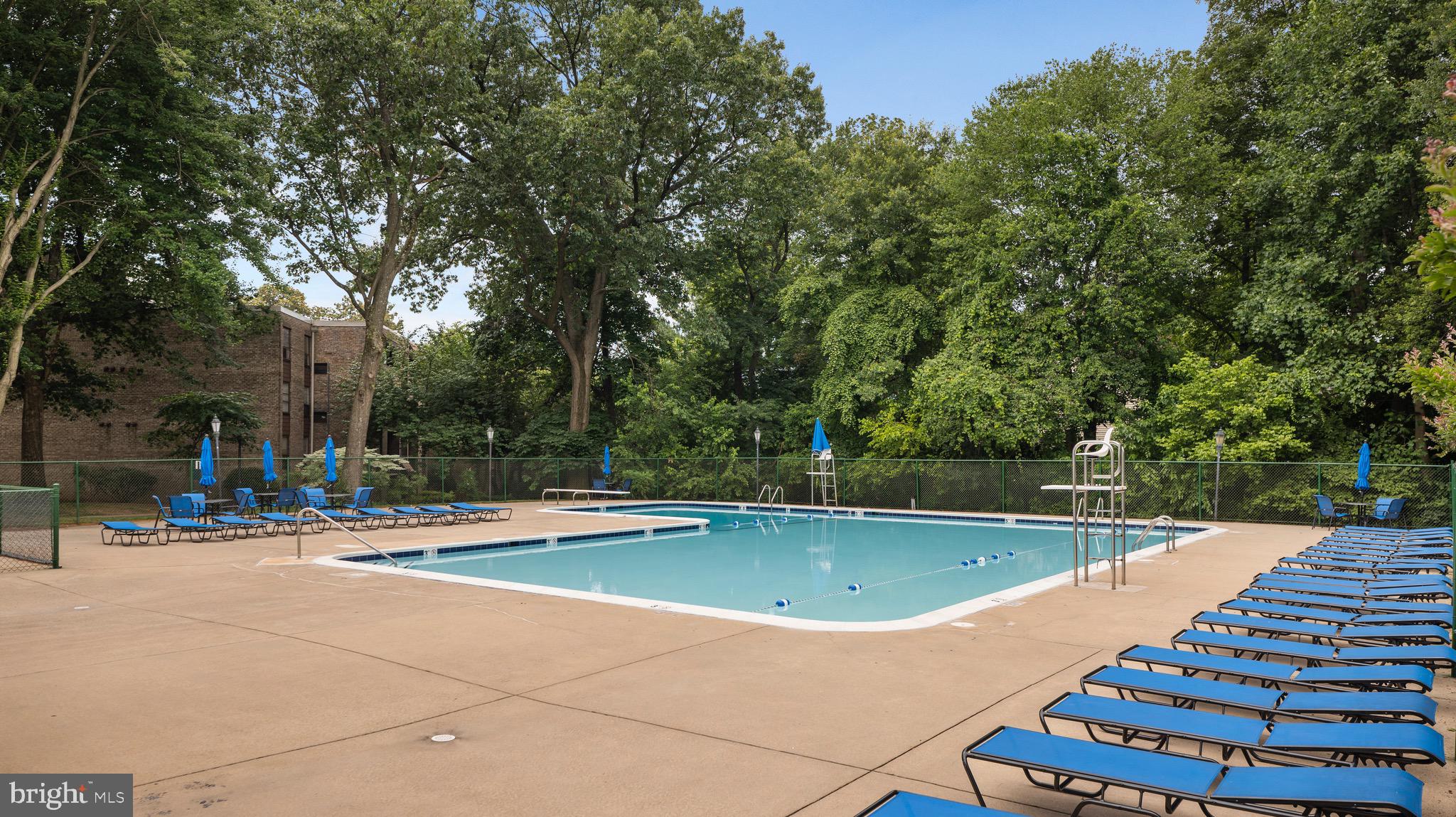 HYDE PARK - Residential