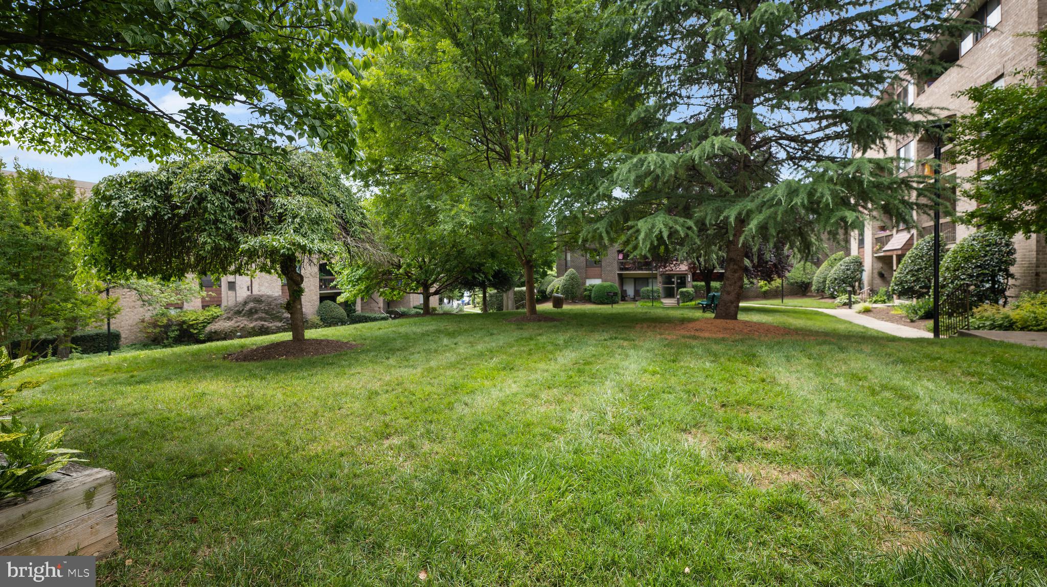 HYDE PARK - Residential