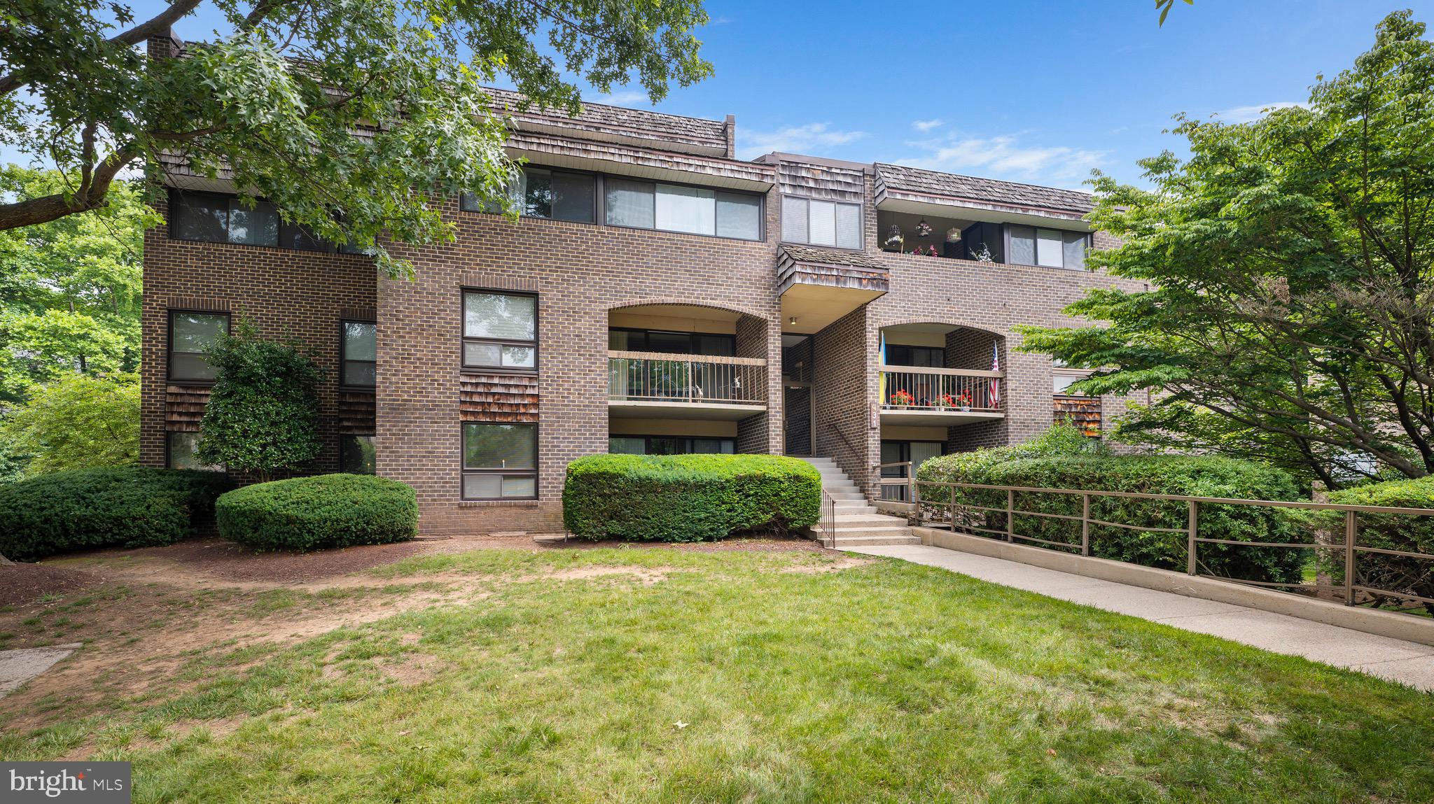 HYDE PARK - Residential