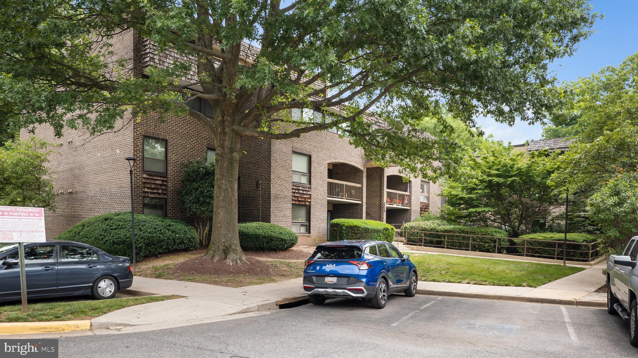 HYDE PARK - Residential