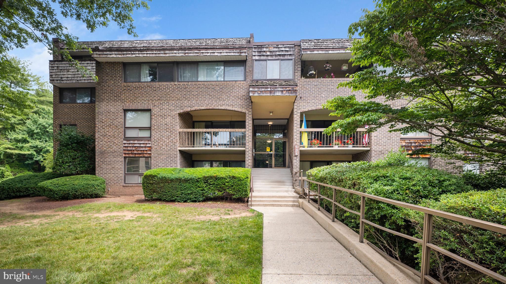 HYDE PARK - Residential