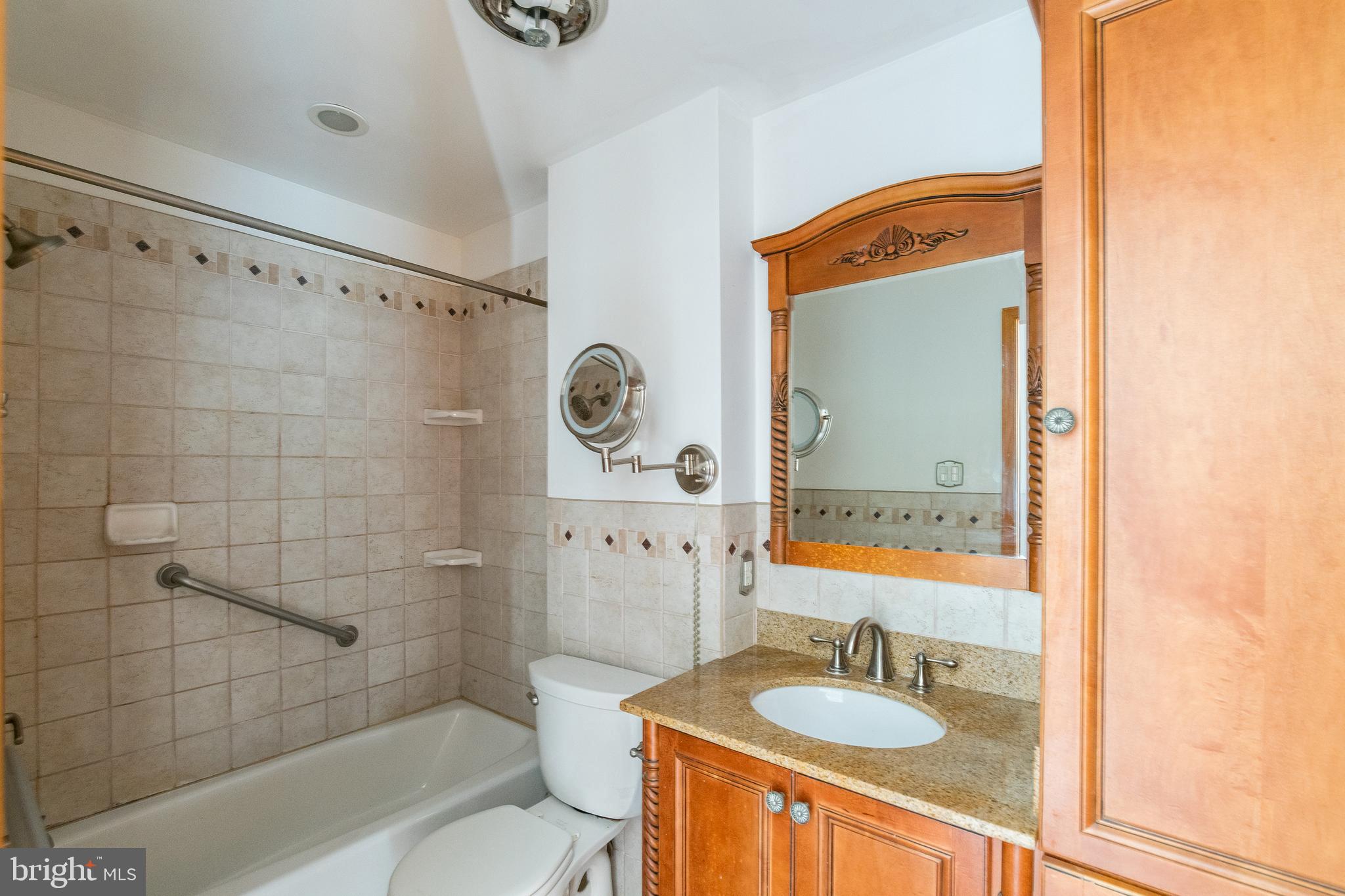 FAIRMOUNT - Residential Lease