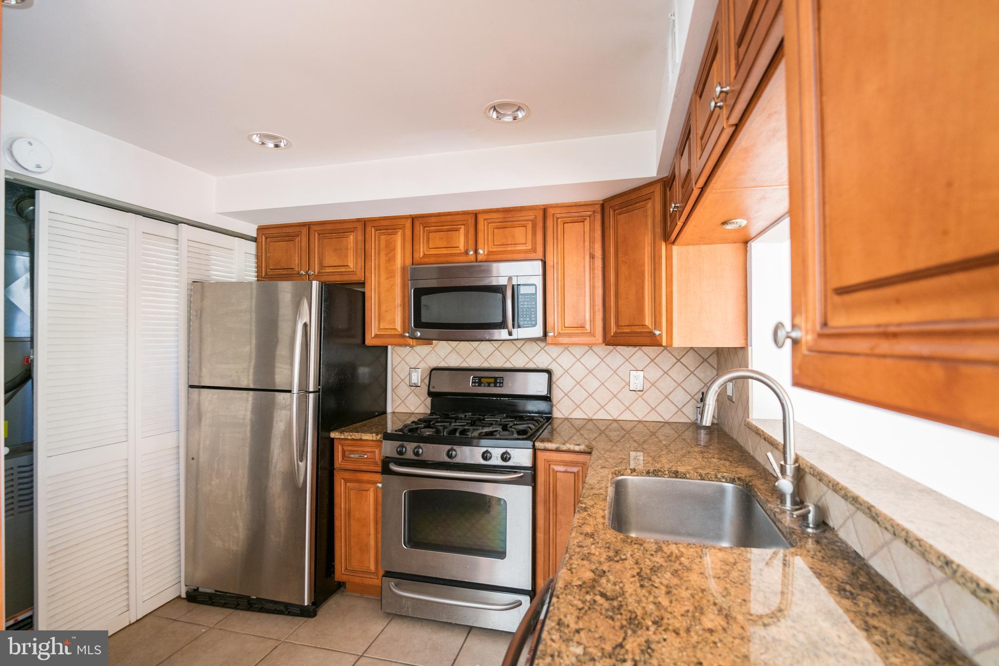 FAIRMOUNT - Residential Lease