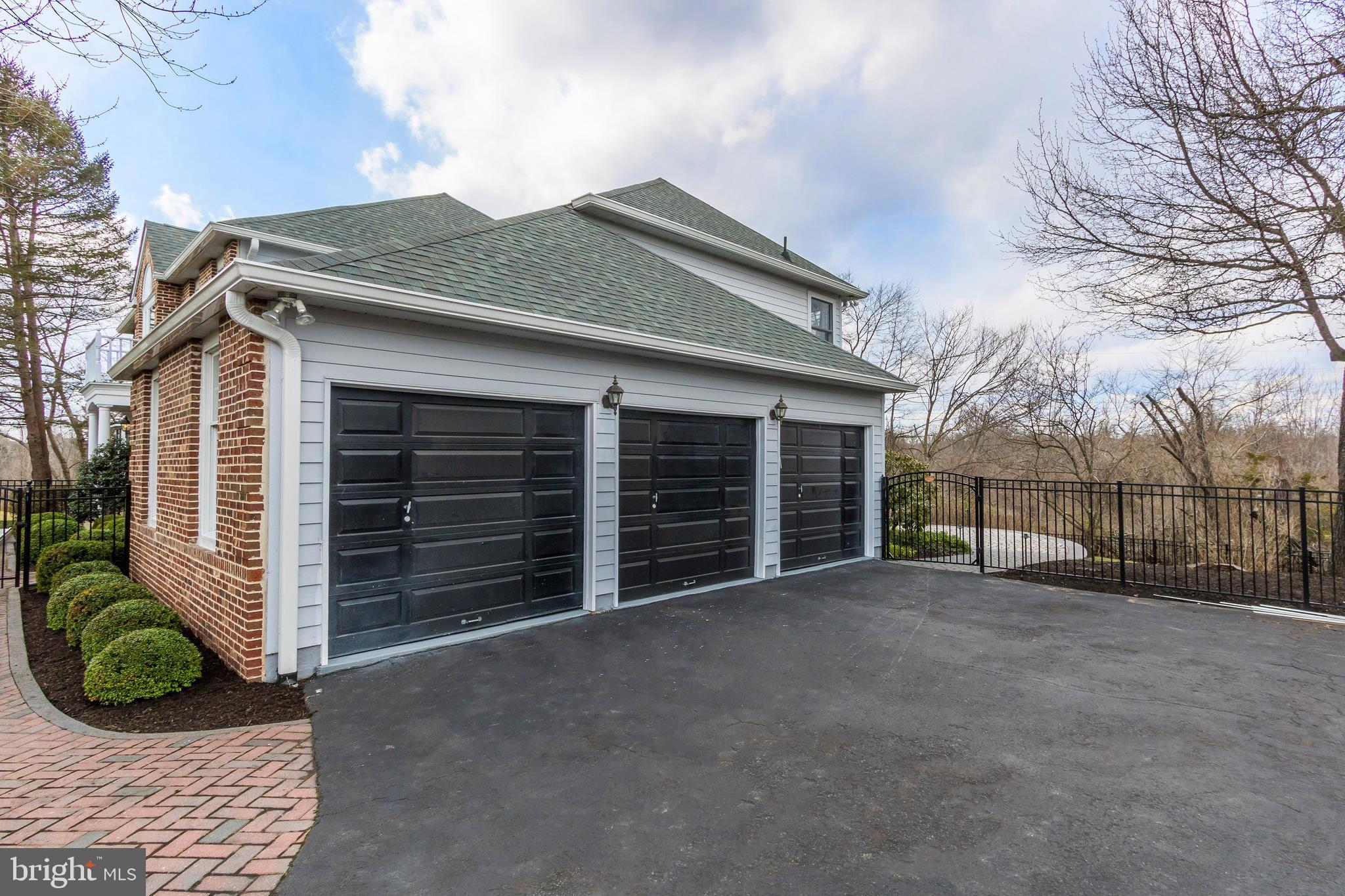 RIVERSTONE - Residential