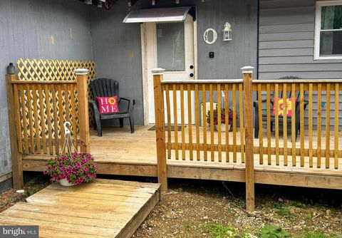 873 DELRAY ROAD AUGUSTA WV 26704