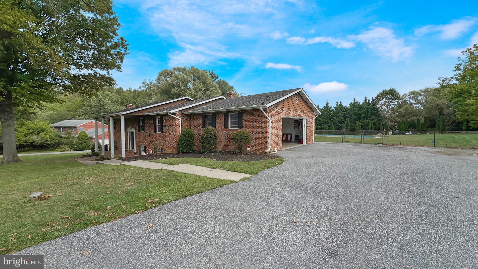 HIGH RIDGE - Residential