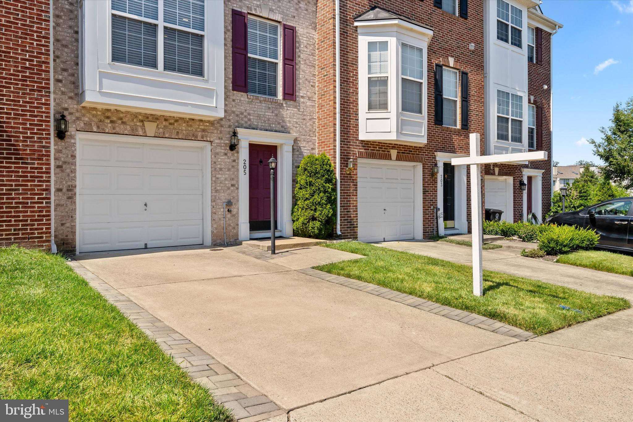 205 HAWKS VIEW SQUARE SE