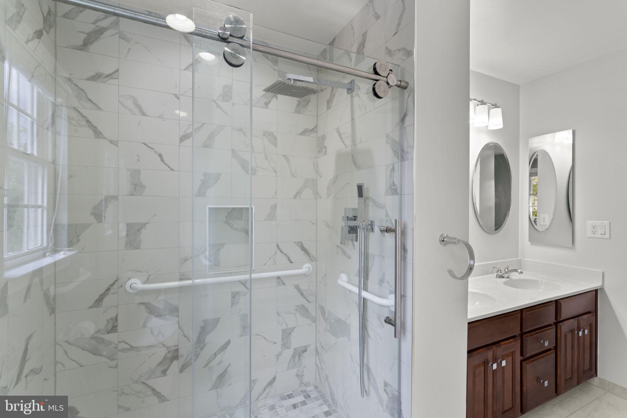 GROVEMONT - Residential