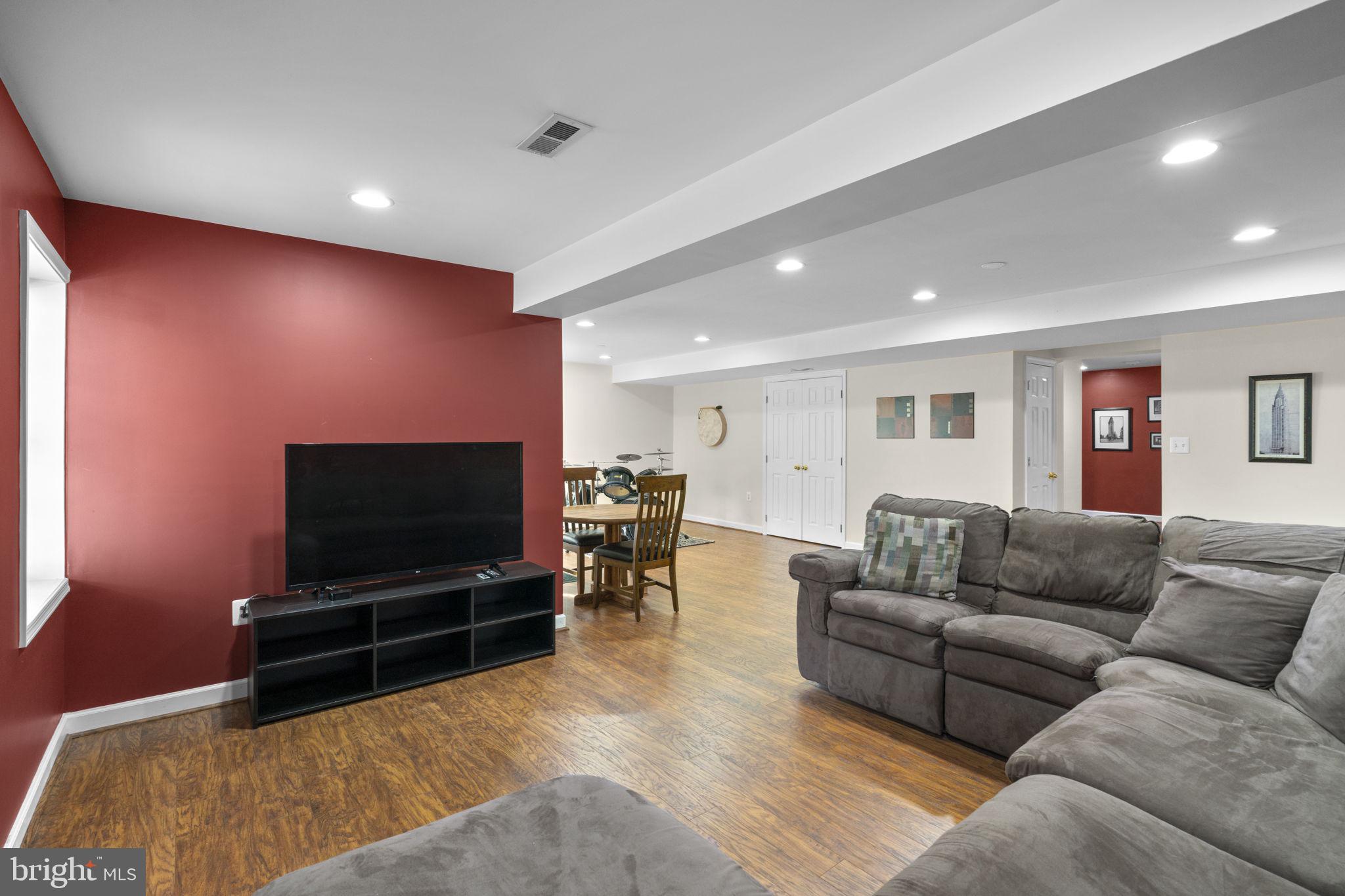 GROVEMONT - Residential