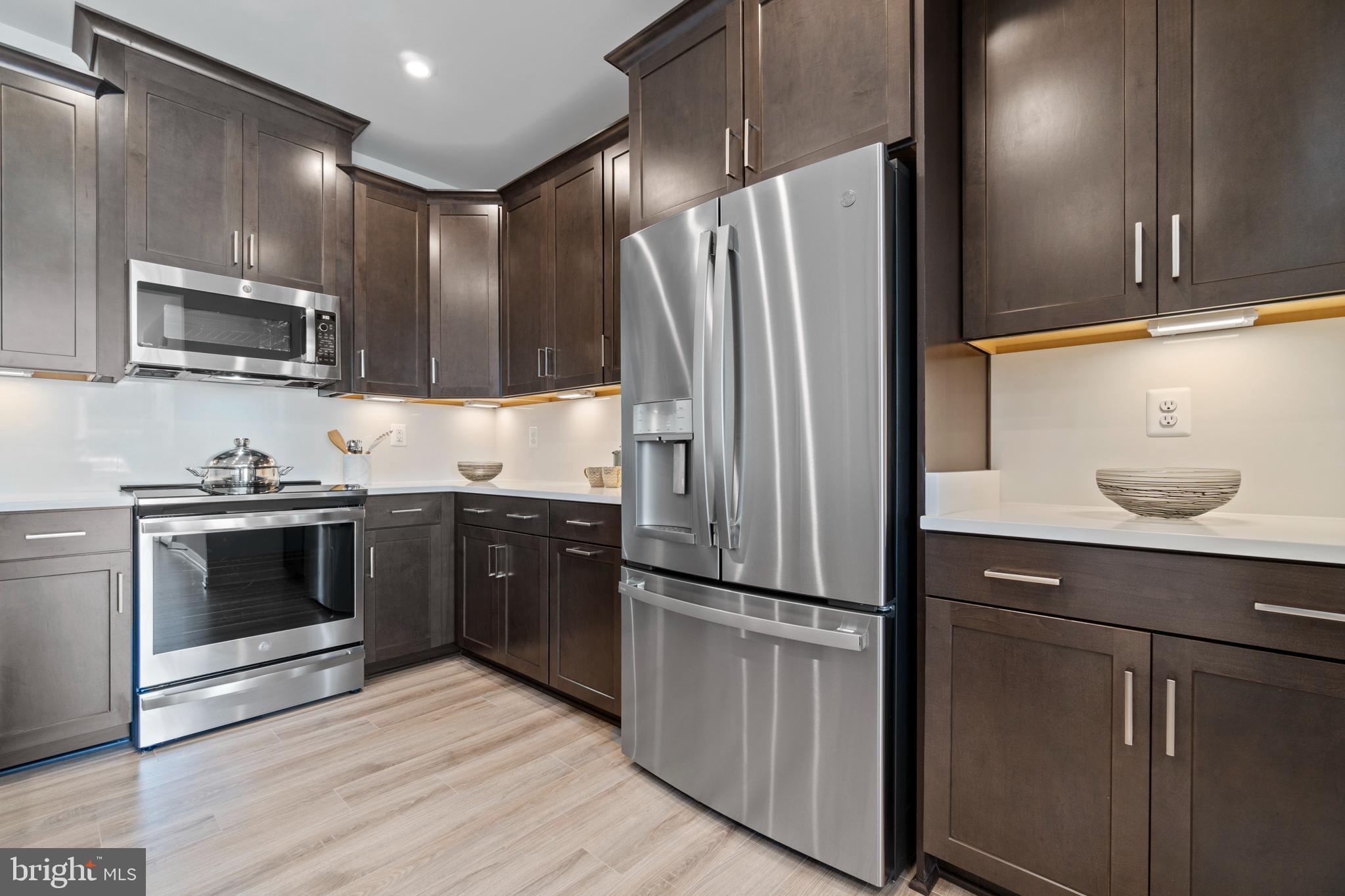 ASHBROOK PLACE - Residential