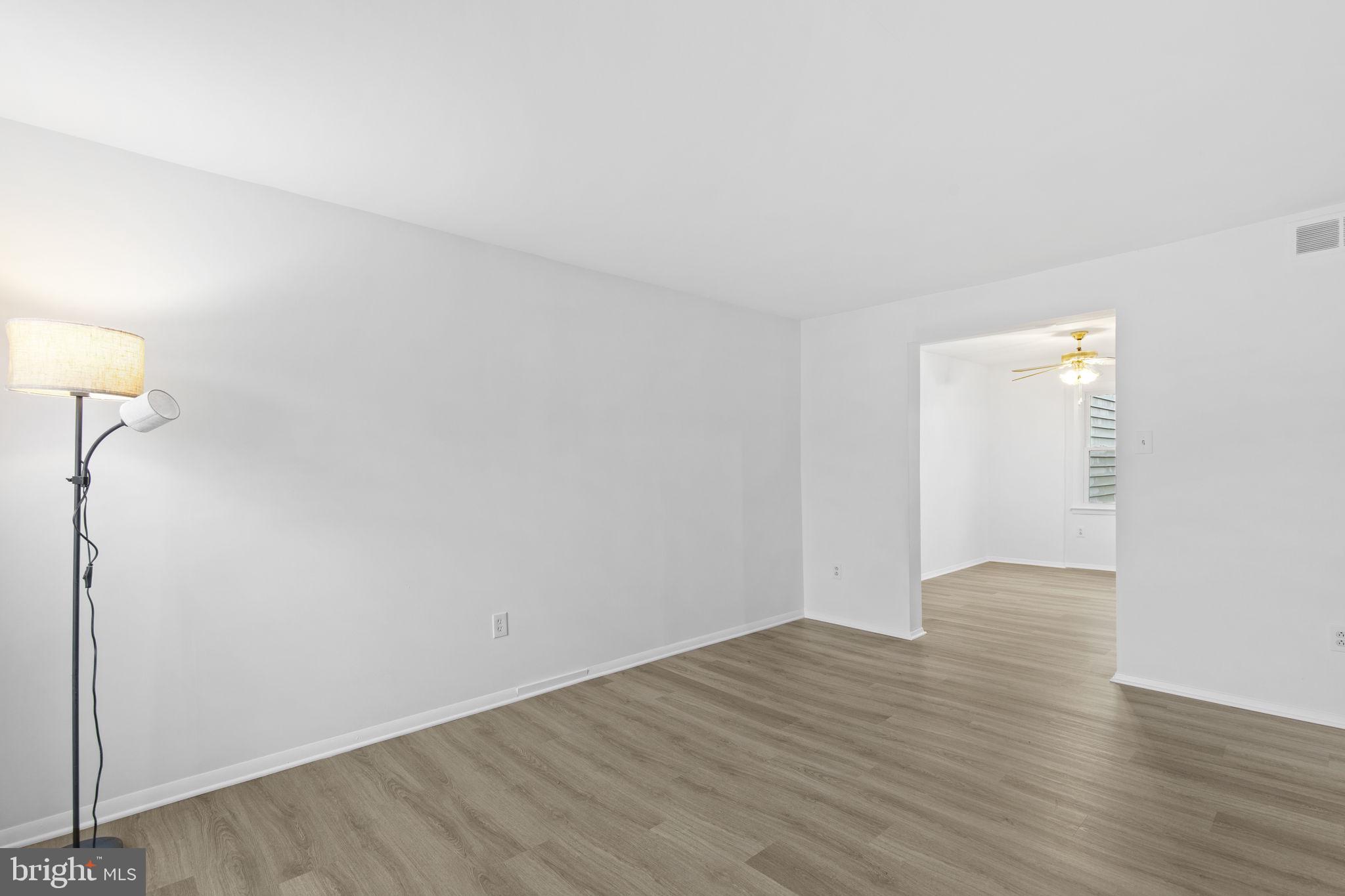 26 COATSBRIDGE COURT 18H