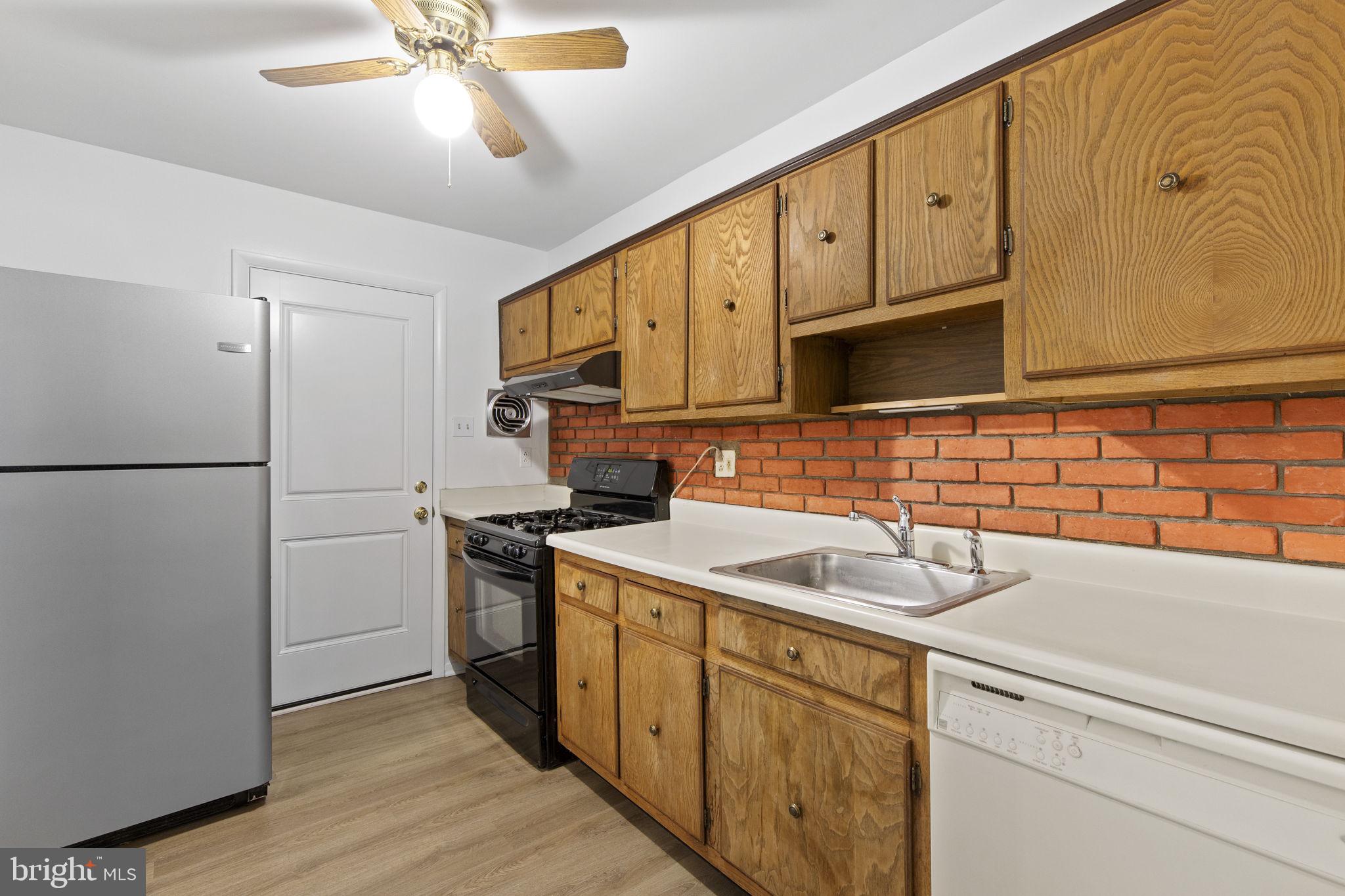 BELMONT CONDOMINIUMS - Residential