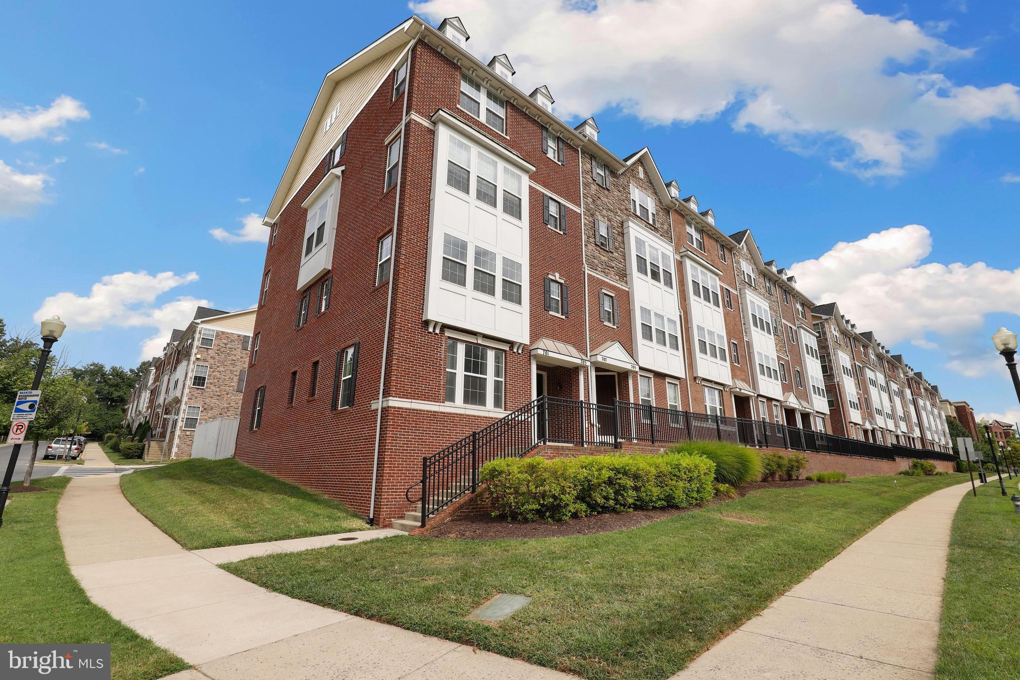 SUMMIT HALL RESERVE - Residential