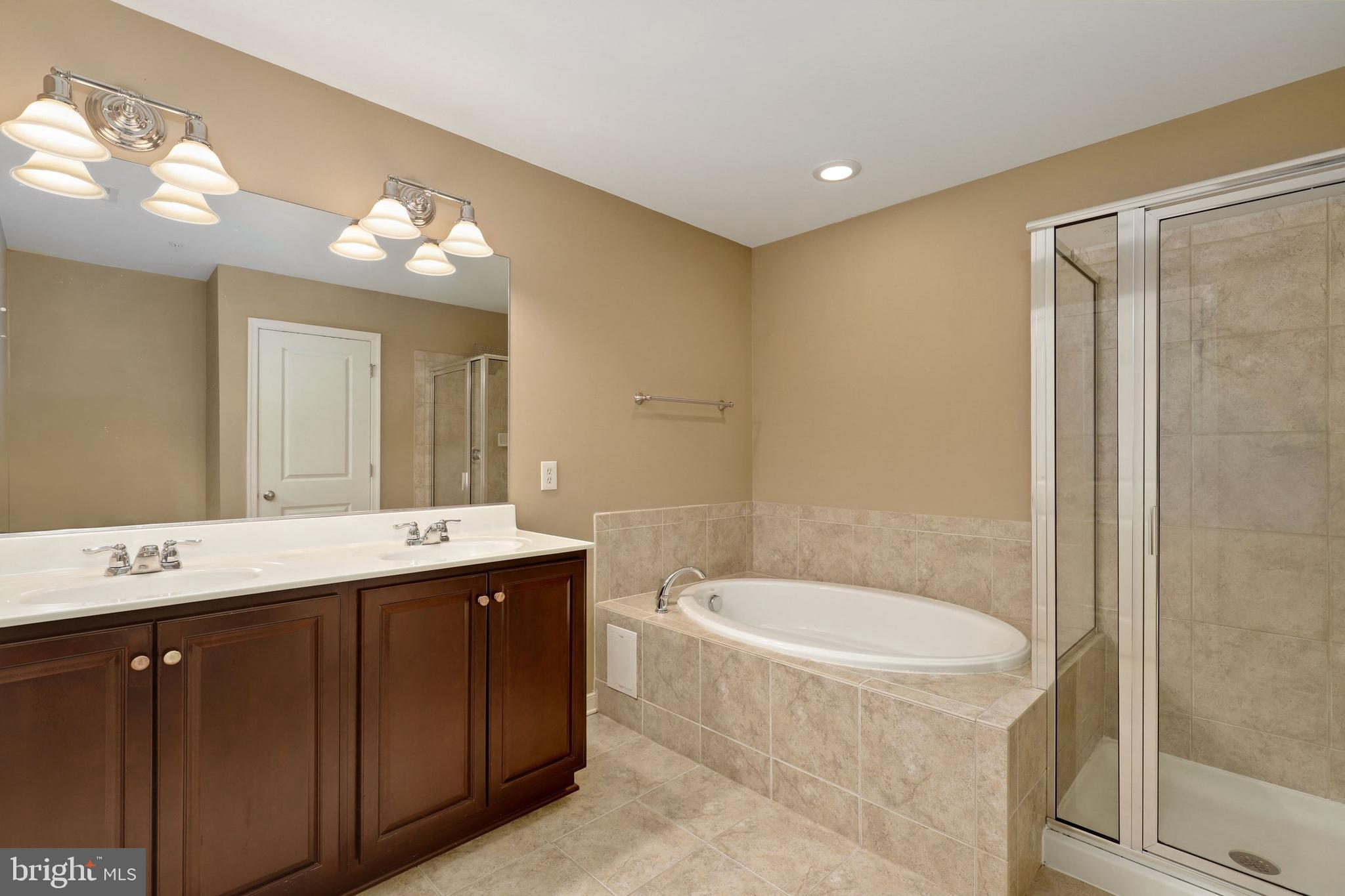 SUMMIT HALL RESERVE - Residential