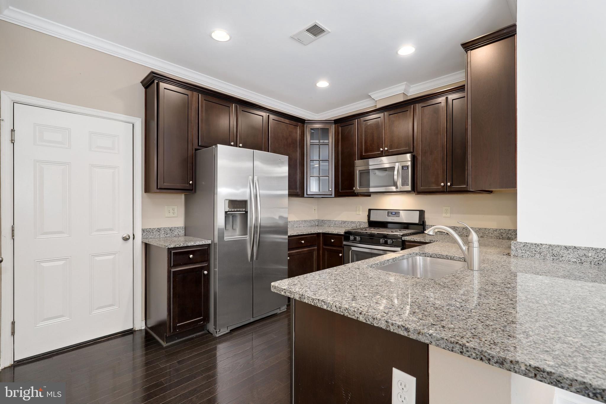 SUMMIT HALL RESERVE - Residential