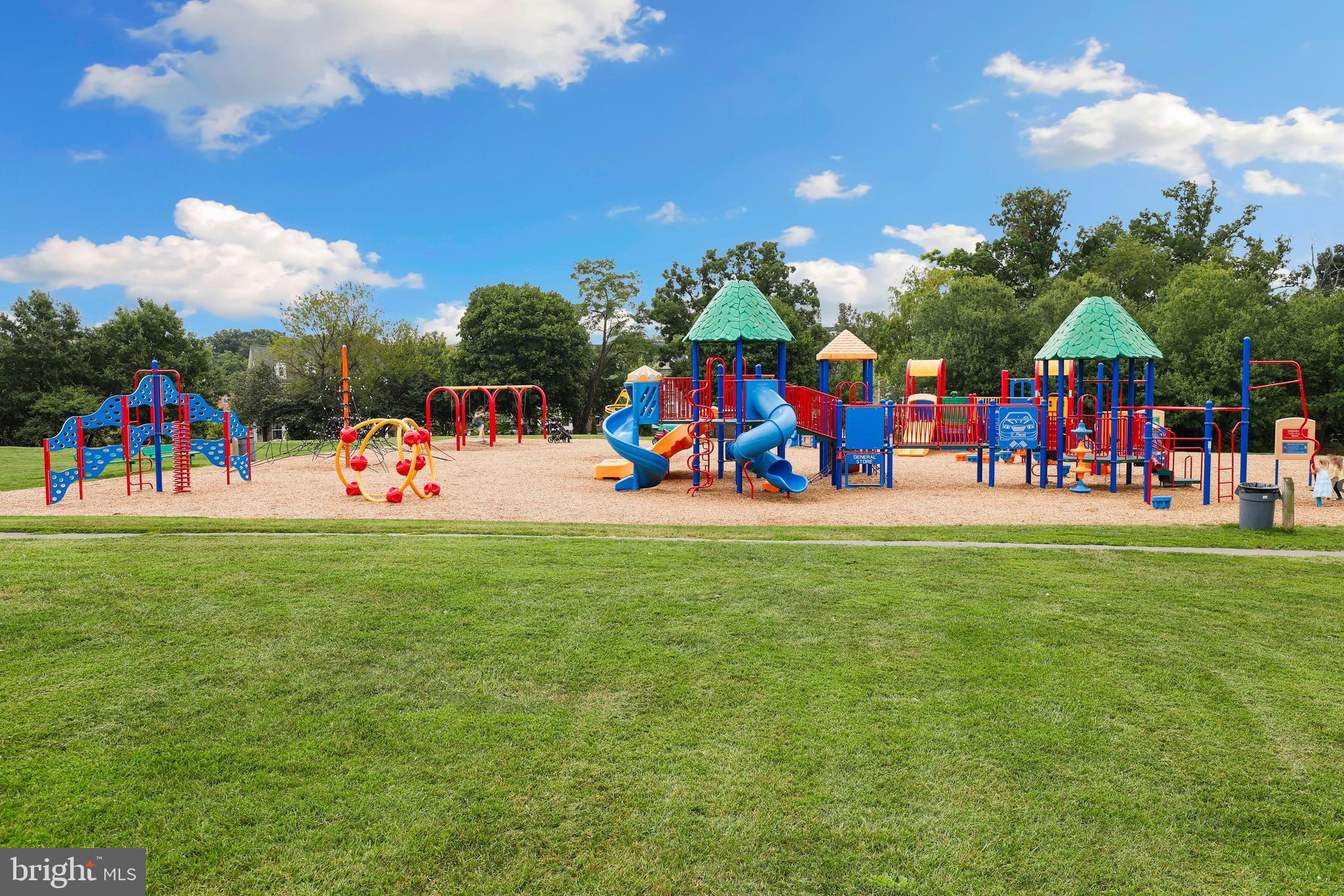 SUMMIT HALL RESERVE - Residential