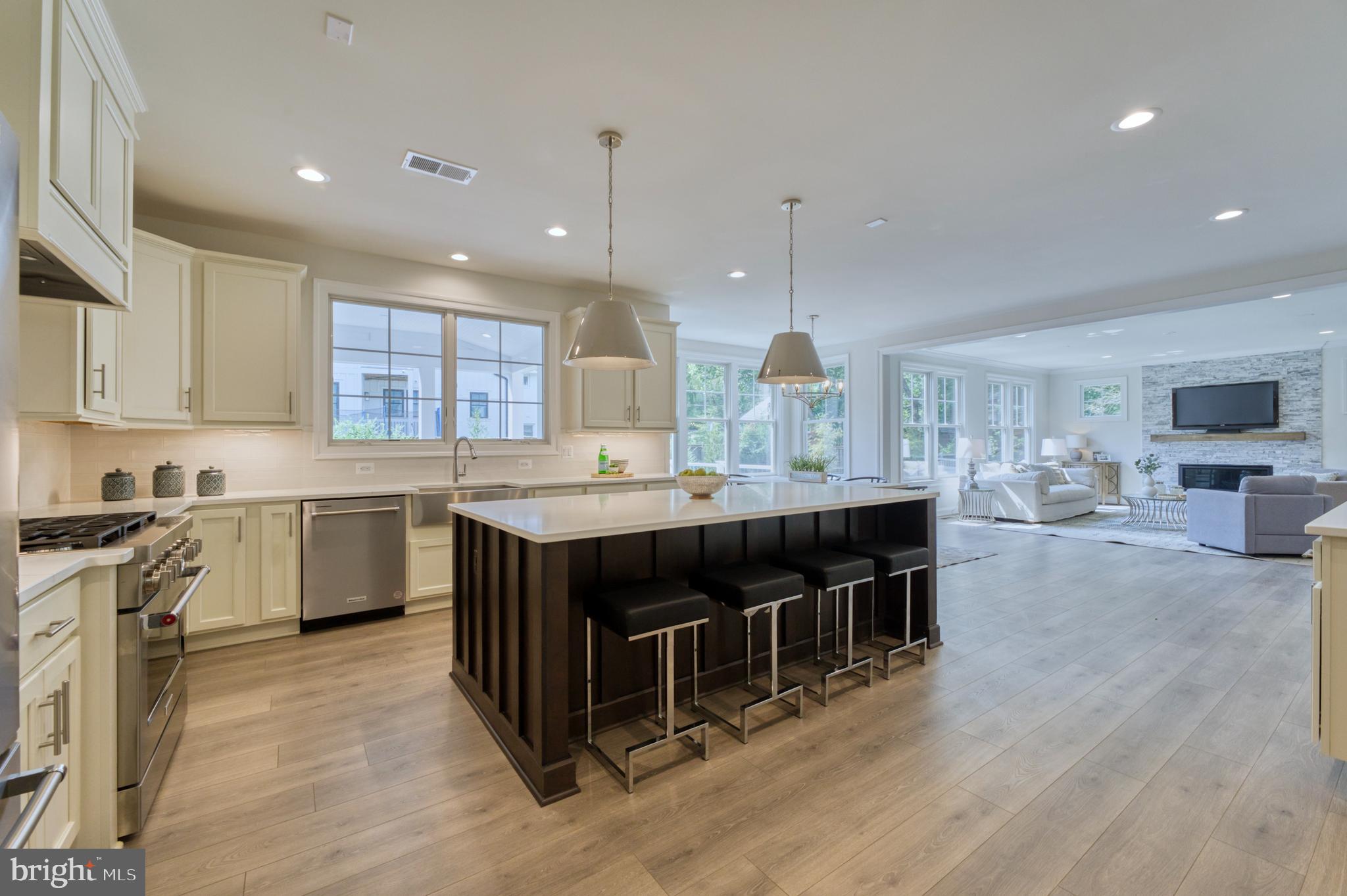 BROYHILLS MCLEAN ESTATES - Residential